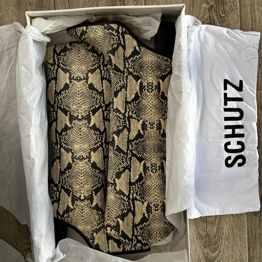 Brand New* Shutz Knee-high Snake-embossed leather block heel Size 6